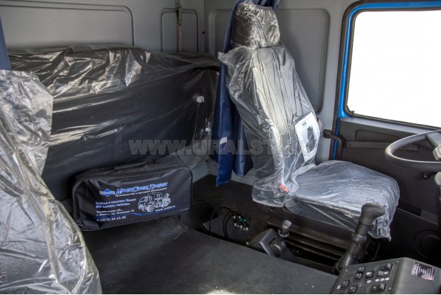 Спальное место в кабине водителя