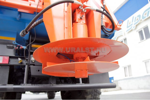 Пескоразбрасыватель