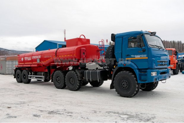 Полуприцеп цистерна для нефтепродуктов