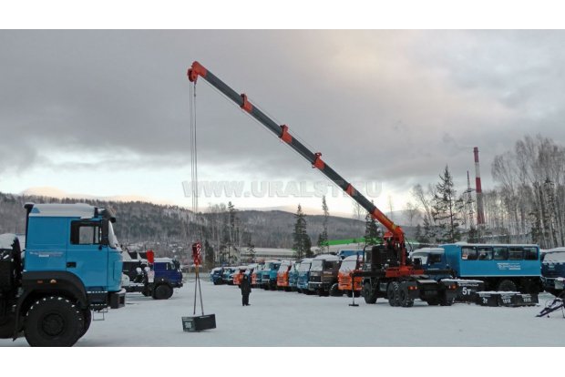 Седельный тягач Урал 44202-82Е5 с КМУ ИТ-150 УСТ-5453
