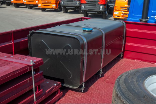Дополнительный топливный бак 500л