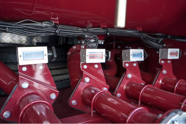 Таблички с видом топлива