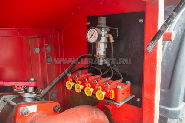 Пневмо управление донным клапаном