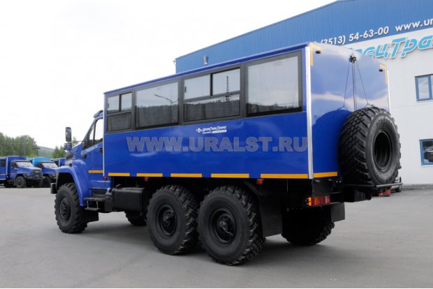 Вахтовый автобус Урал-NEXT
