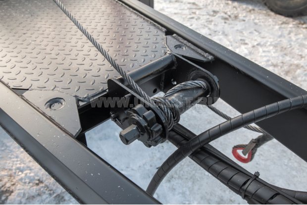 Лебедка с тросом для регулировки высоты дышла