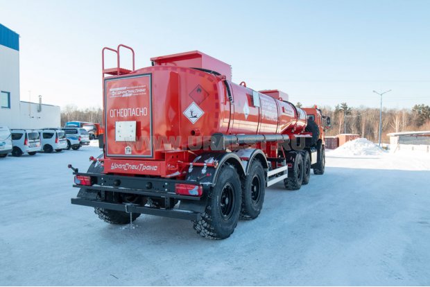 Полуприцеп цистерна нефтевоз ППЦН 20-21-2Н ПТ УСТ 9465 рамная, насос + Седельный тягач Камаз 43118-23027-50 сп.м 