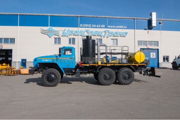 Агрегат для депарафинизации скважин АДПМ-12/150 Урал-5557-60Е5