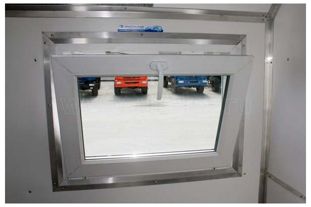 Окно-форточка лаборатории Камаз