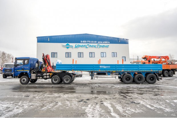 Полуприцеп бортовой ППБ 40-31-12К УСТ 9465 ССУ 1500 шины 14R20 + Седельный тягач УСТ 5453 с КМУ ИМ-180 SHACMAN SX32586V385 (6х6)