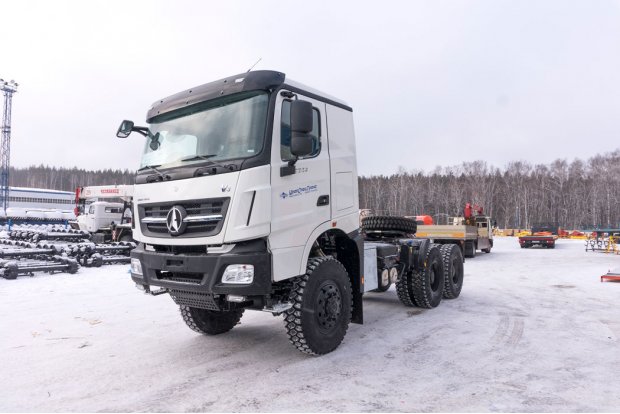 Седельный тягач BEIBEN 3343SA (6х6) КБ 3850 мм, шины 12.00R24, ССУ1540 мм (3.5”)