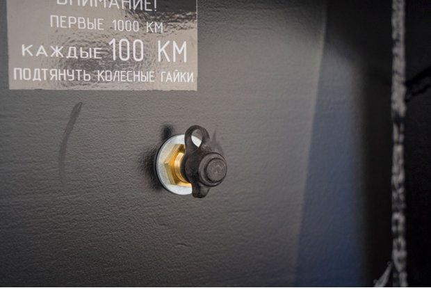 Штуцер подкачки колес