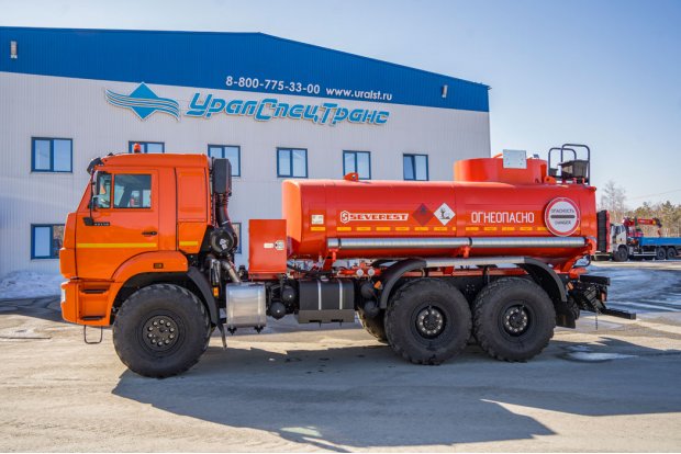 Автотопливозаправщик АТЗ-11Б