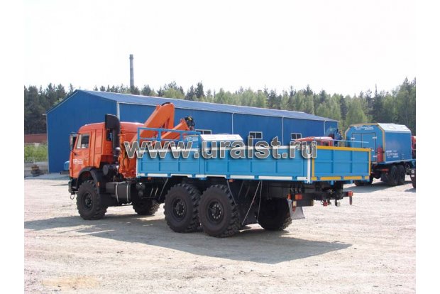Бортовой автомобиль КамАЗ с КМУ-90