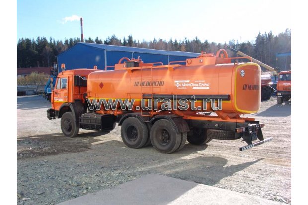 Топливозаправщик АТЗ-17 на шасси Камаз
