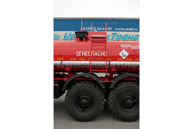 Лестница на площадку обслуживания цистерны