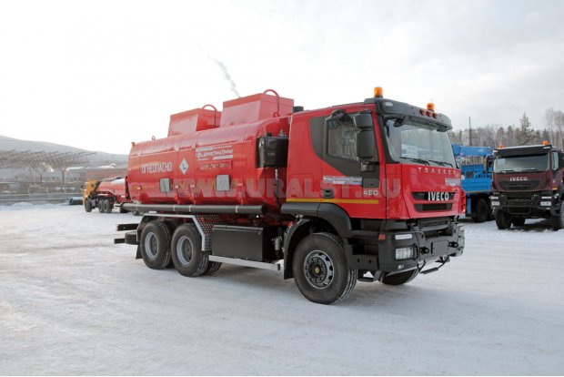 Автоцистерна УСТ-5453VA на шасси IVECO TRAKKER