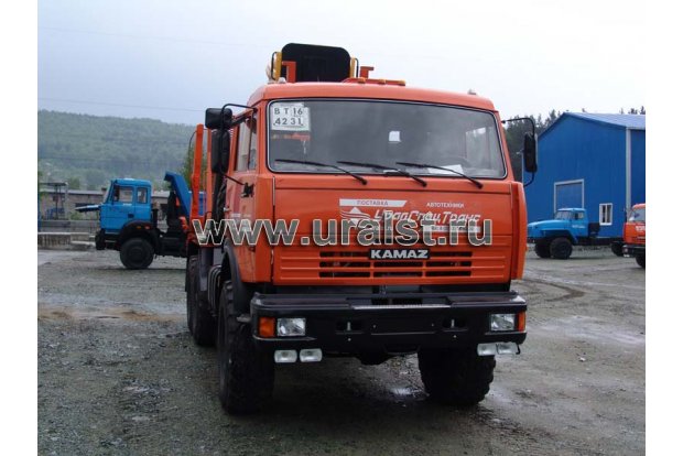 Лесовоз с гидроманипулятором