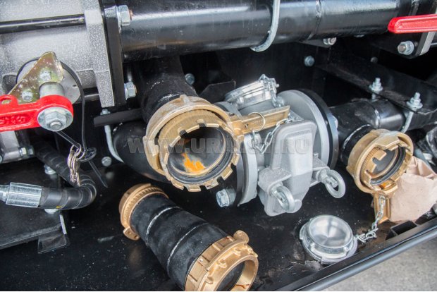 Трубопровод с быстроразъемным соедидением