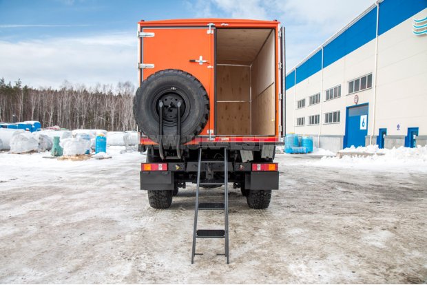 Автомобиль для перевозки взрывчатых веществ