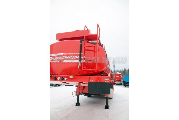 Лестница на площадку обслуживания цистерны