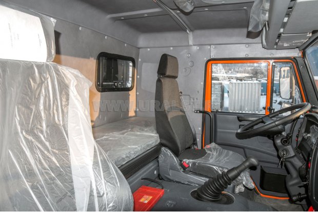 Спальное место кабине водителя