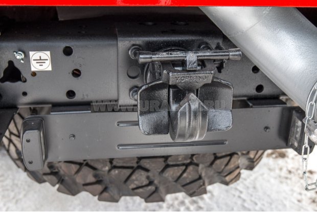 Заднее сцепное устройство