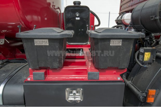 Ящики для песка и кошмы