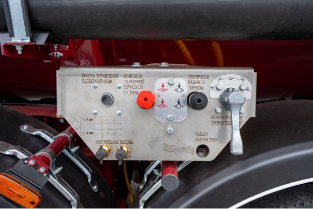 Панель управления тормозной системой и пневмоподвеской