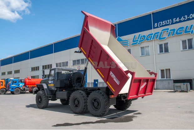 Cамосвал Урал с задним бортом