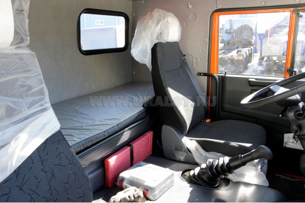 Спальное место в кабине водителя