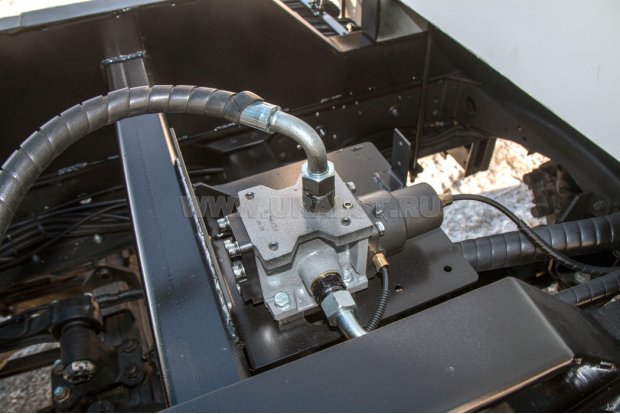 Гидропривод подъема самосвальной платформы