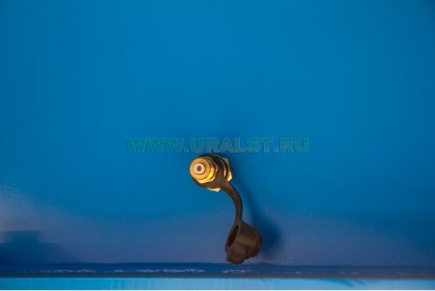 Штуцер подкачки колес