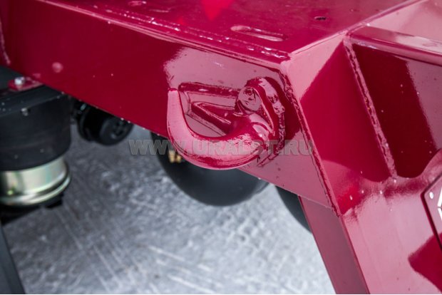 Крюк буксировочный