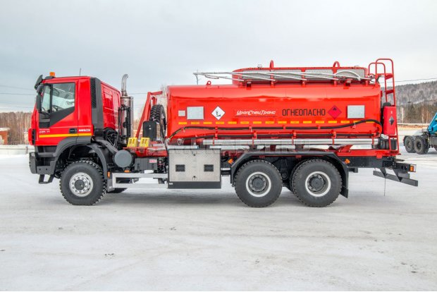 Автотопливозаправщик АТЗ-18-2 IVECO TRAKKER AD380T45W 4300 ММ