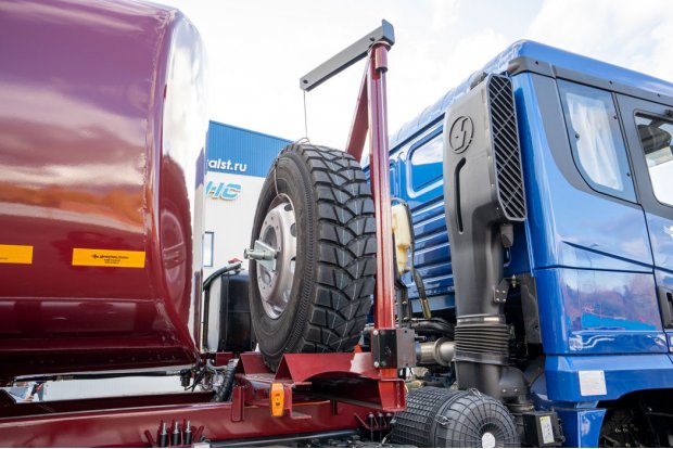 Держатель запасного колеса