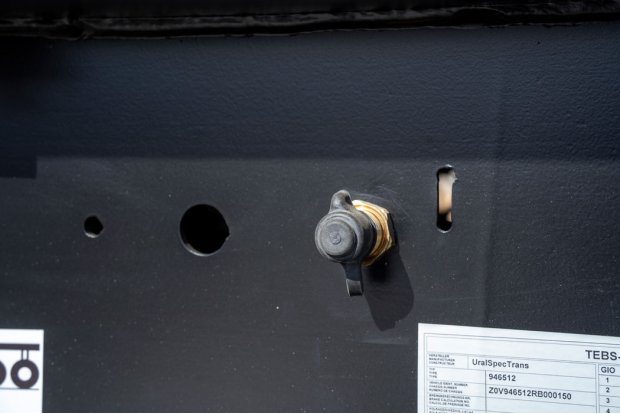 Штуцер подкачки колес