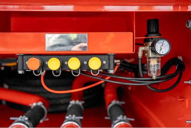 Блок пневмоуправления донными клапанами