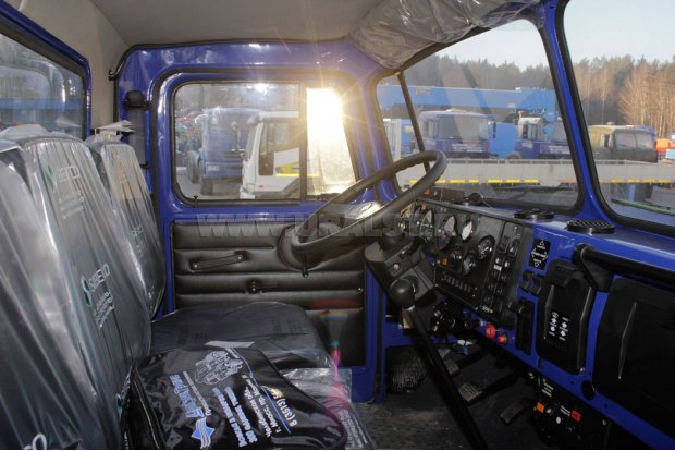 Кабина водителя автомобиля Урал 4320-60