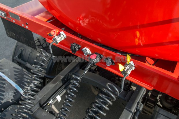 Розетки для подключения пневмосистемы и электросети 24В