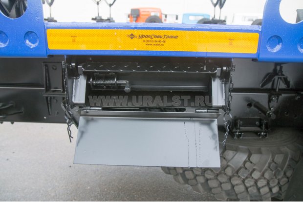 Транспортное положение лестницы на грузовую платформу