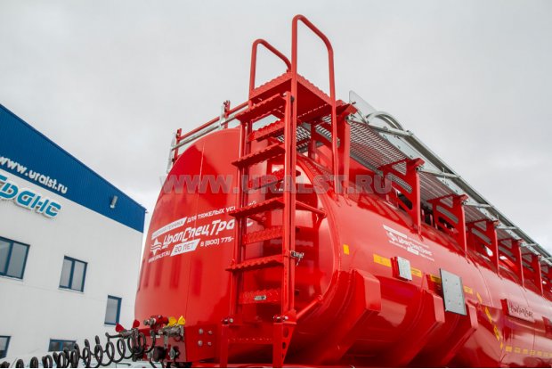 Лестница на площадку обслуживания цистерны