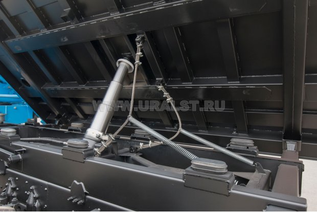 Телескопический гидроцилиндр подъема платформы