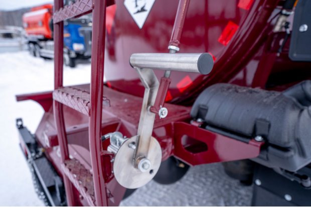 Подъем и опускание защитного ограждения