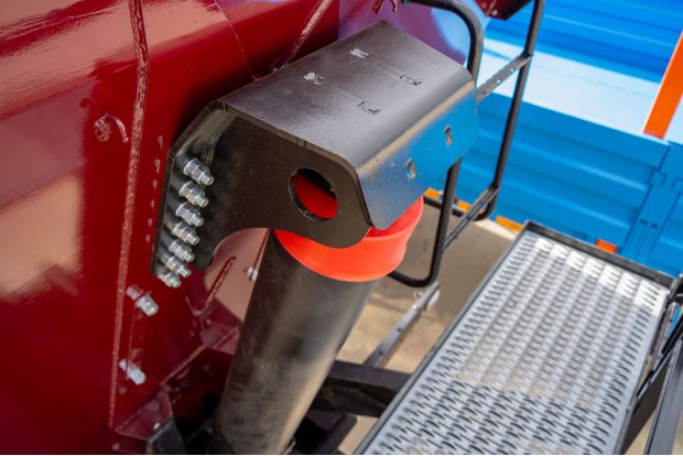 Крепление гидроцилиндра