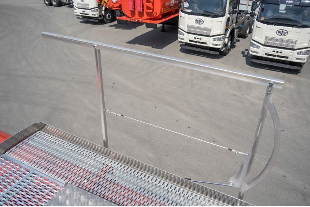 Поручень складной