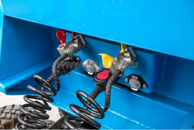 Пневмо и электро разъемы для подключения