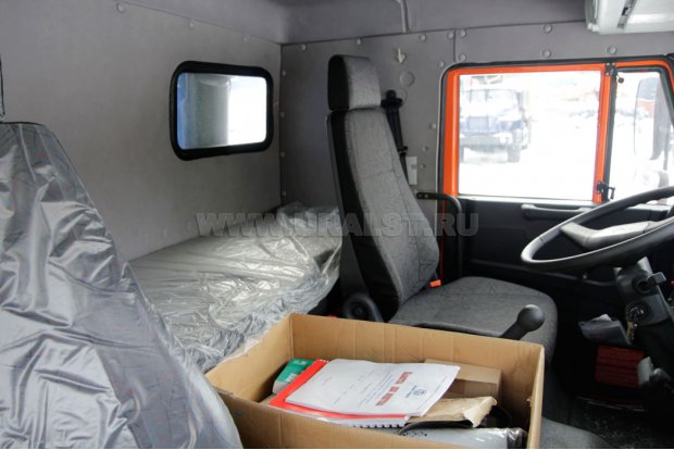 Кабина водителя транспортно-бытовой машины Камаз 43118-RF