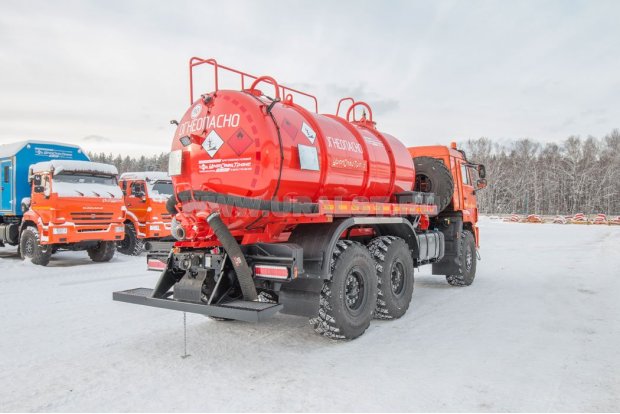 Автоцистерна АКН-10 КО УСТ 5453А3-60 Камаз 43118-50 сп. место наружн. шпанг. 5 мм, подогрев, рев. люк