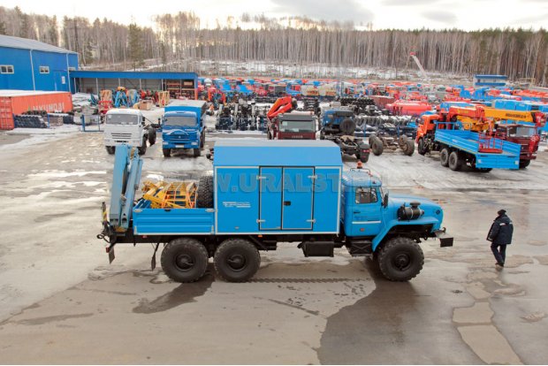 Передвижная авторемонтная мастерская (ПАРМ) УСТ-54534 на шасси Урал 4320-60М с КМУ ИМ-95