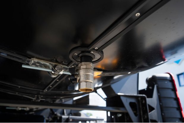 Слив с экологического короба